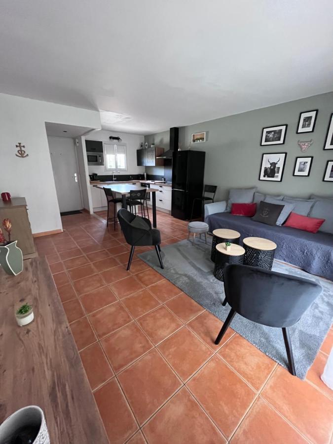 Maison De Vacances Dans Residence Avec Piscine Арль Экстерьер фото